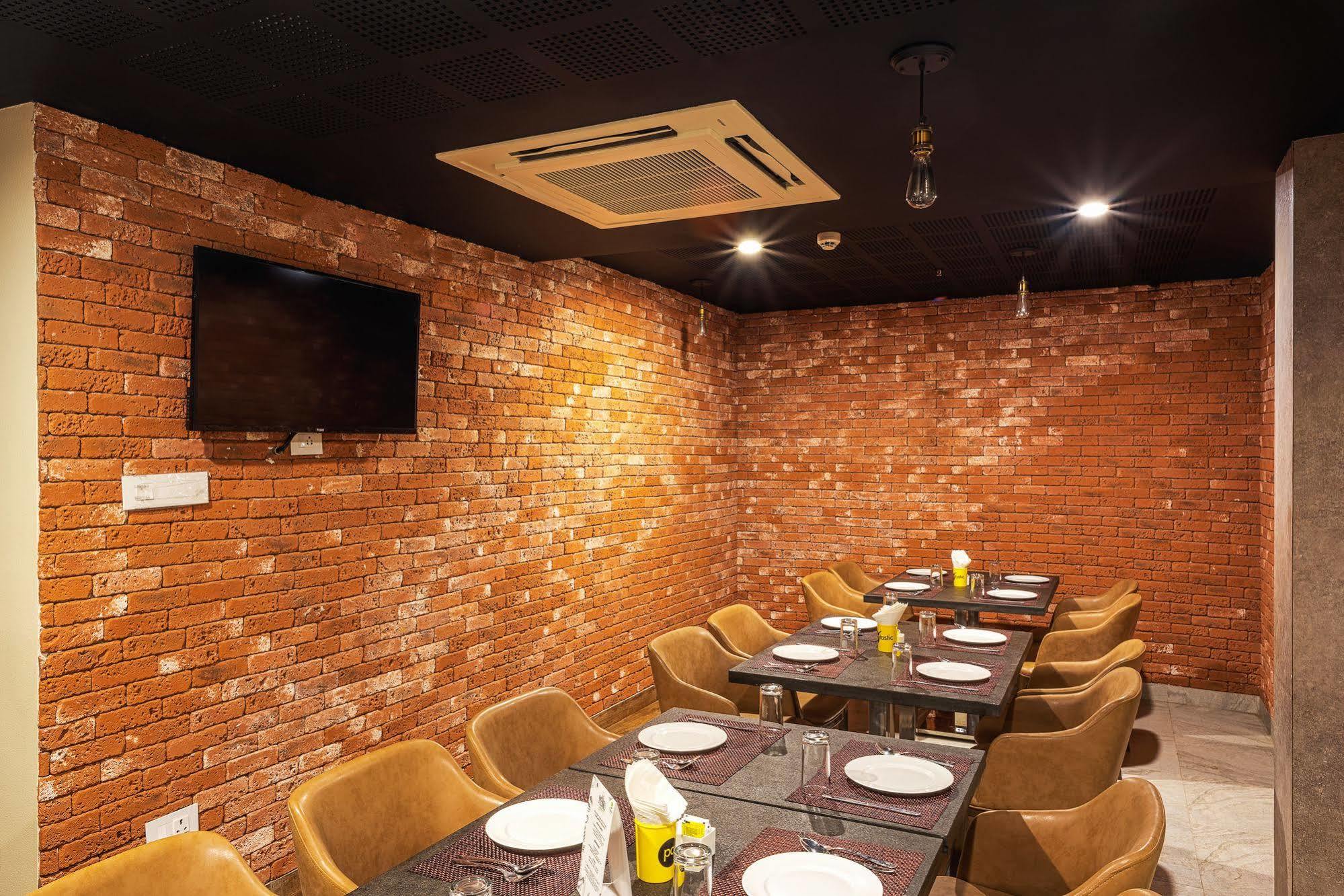Treebo Fourth Avenue Hotel Chennai Exterior photo