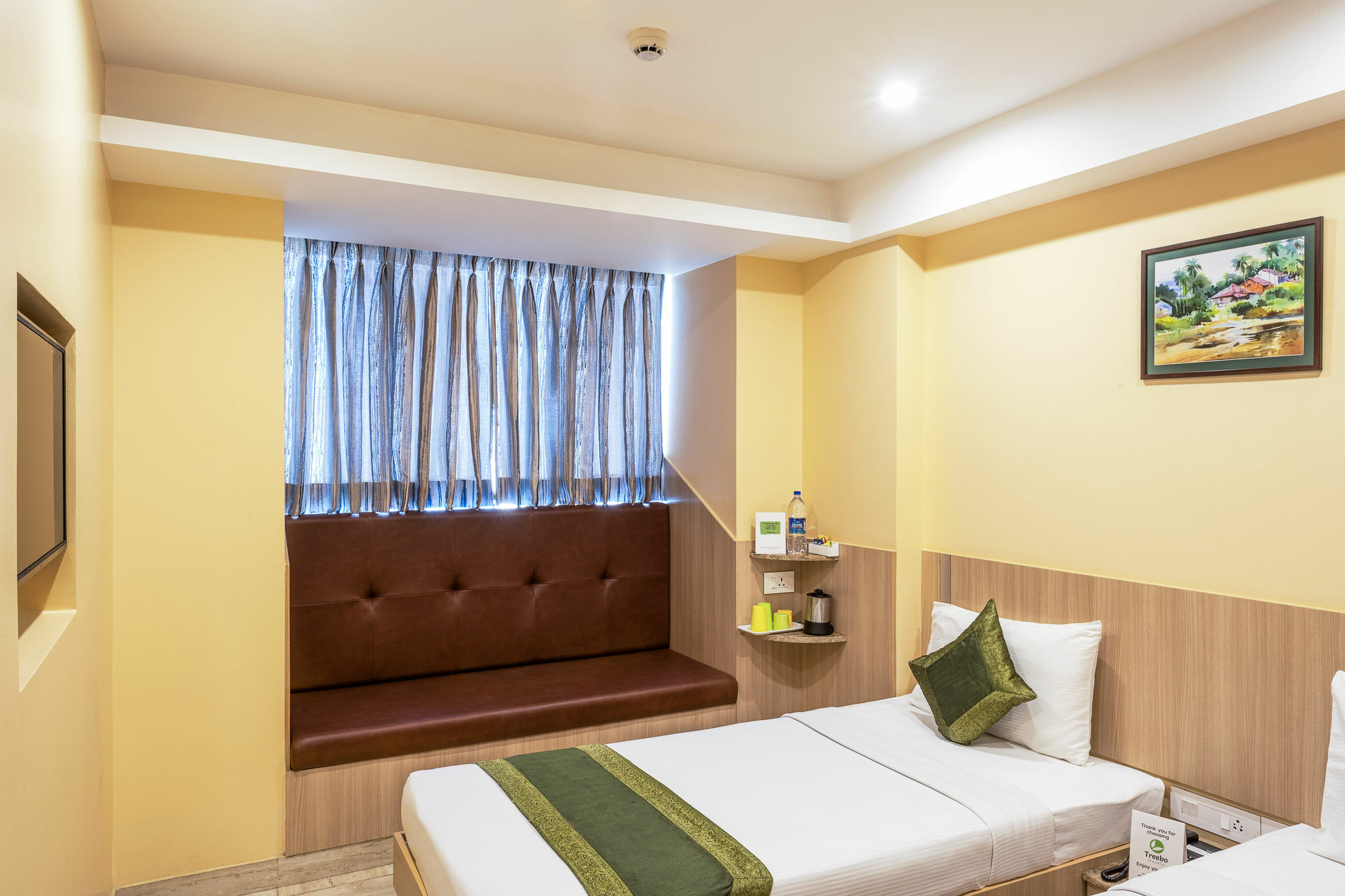 Treebo Fourth Avenue Hotel Chennai Exterior photo